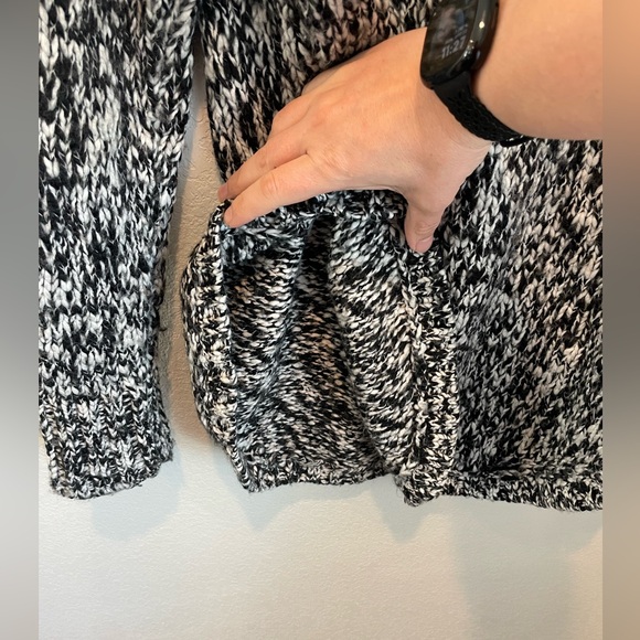 Treasure & Bond Extra Small Black and White Wool Turtleneck Tunic Sweater - Picture 8 of 12
